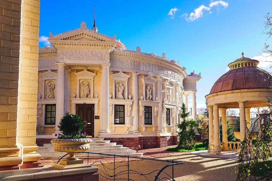 Старый парк кабардинка театр. Театр старого парка в кабардинке. Старый парк кабардинка театр. Театр в старом парке кабардинка. Старый парк кабардинка театр.