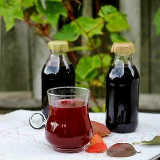 Черноплодка с вишневым листом и лимонной кислотой