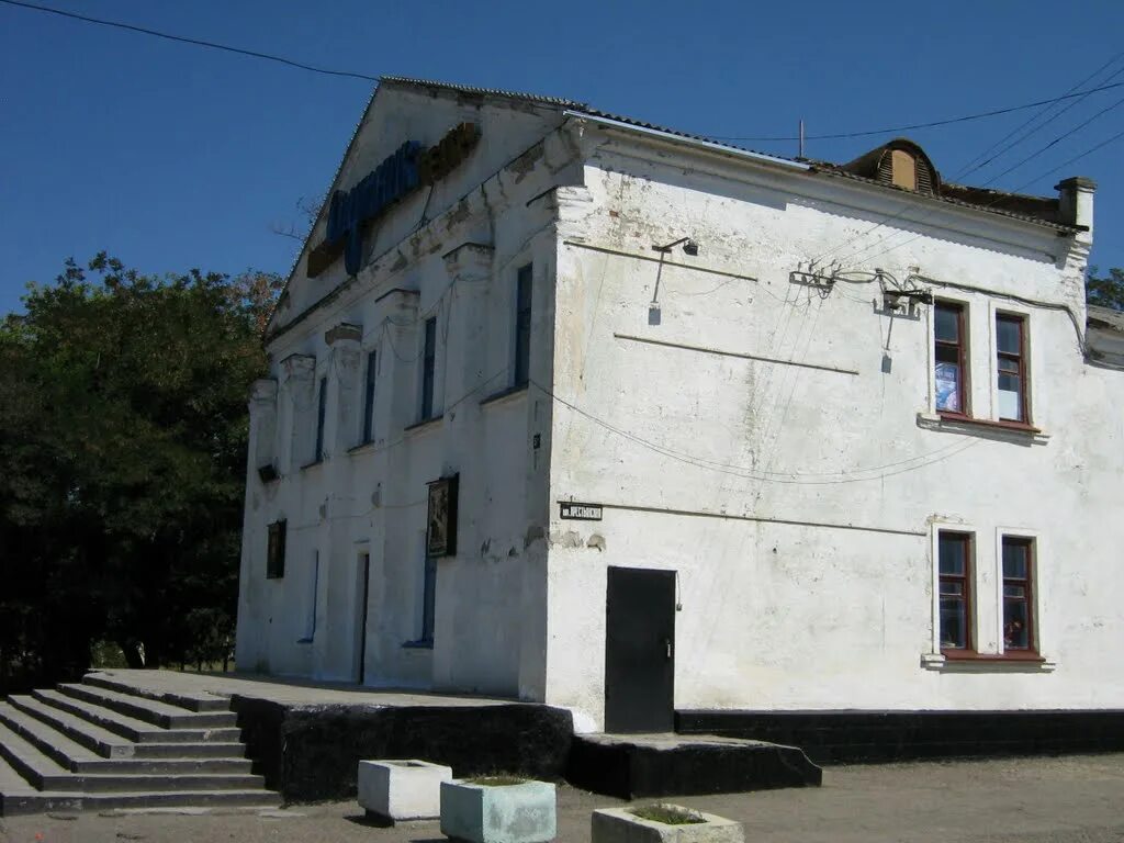 Село кочубеевское ставропольского края. Кочубеевское ставропольский край. Кинотеатр село кочубеевское. Село кочубеевское спутник. Кочубеевка ставропольского края.