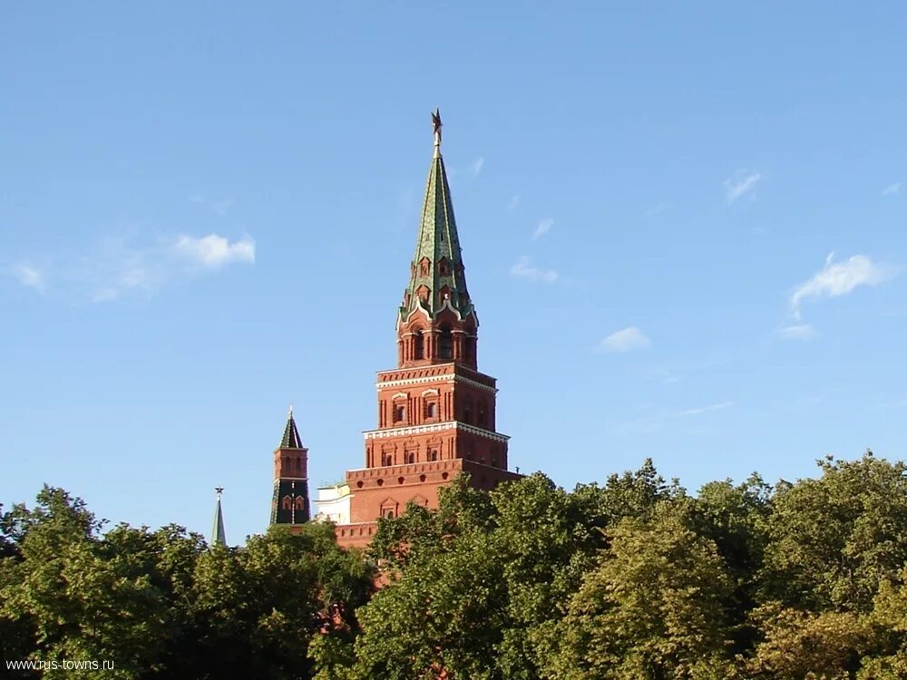 Боровицкая башня кремля. Башни кремля боровицкая башня. Боровицкая башня московского кремля. Проездная башня московского кремля. Кремль.