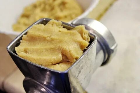 Тесто через мясорубку