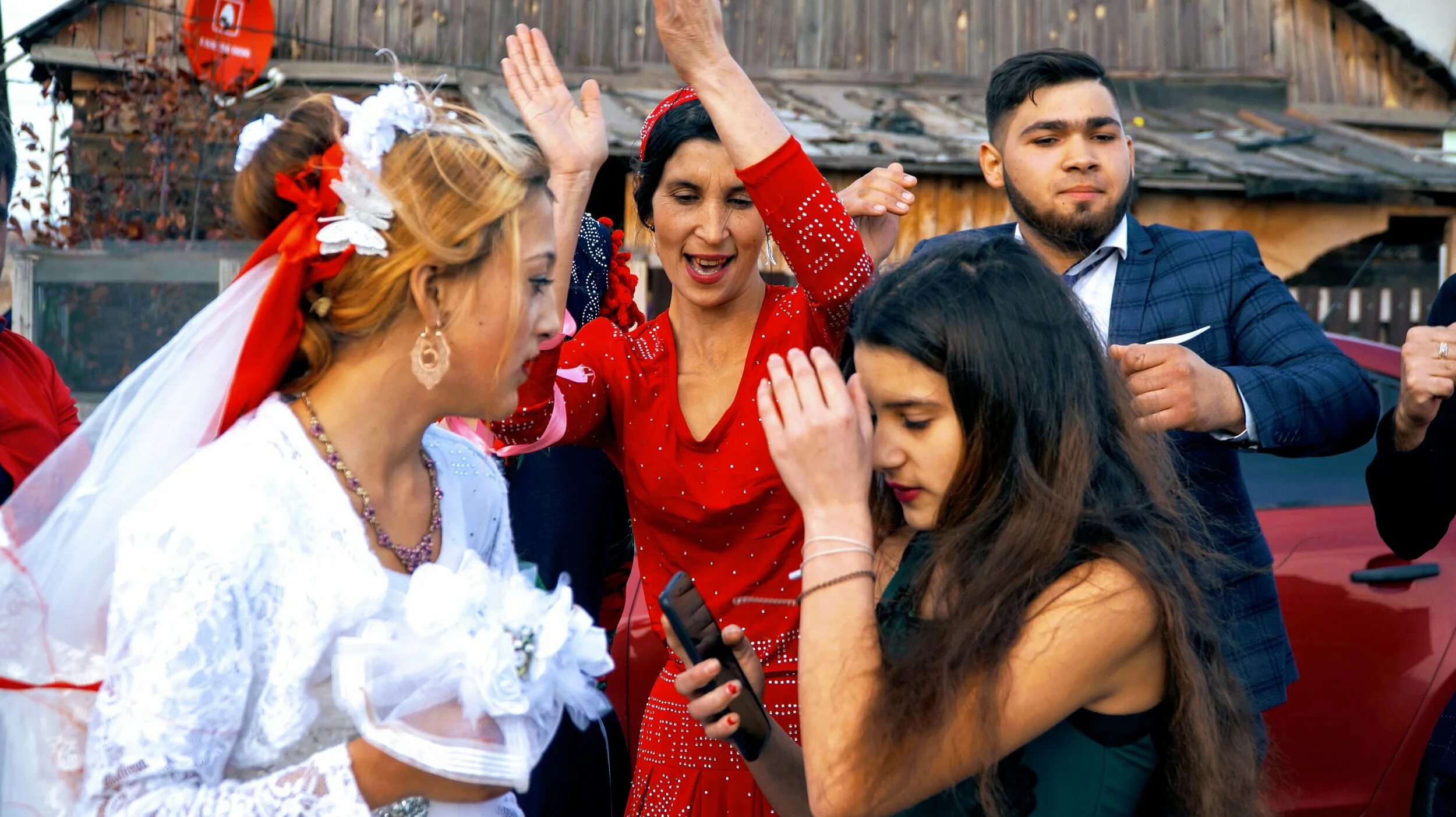 Среди цыганских свадеб мне нет места. Цыганская свадьба детей. Среди цыганских свадеб мне нет места. Цыганские невесты. Цыганская свадьба.