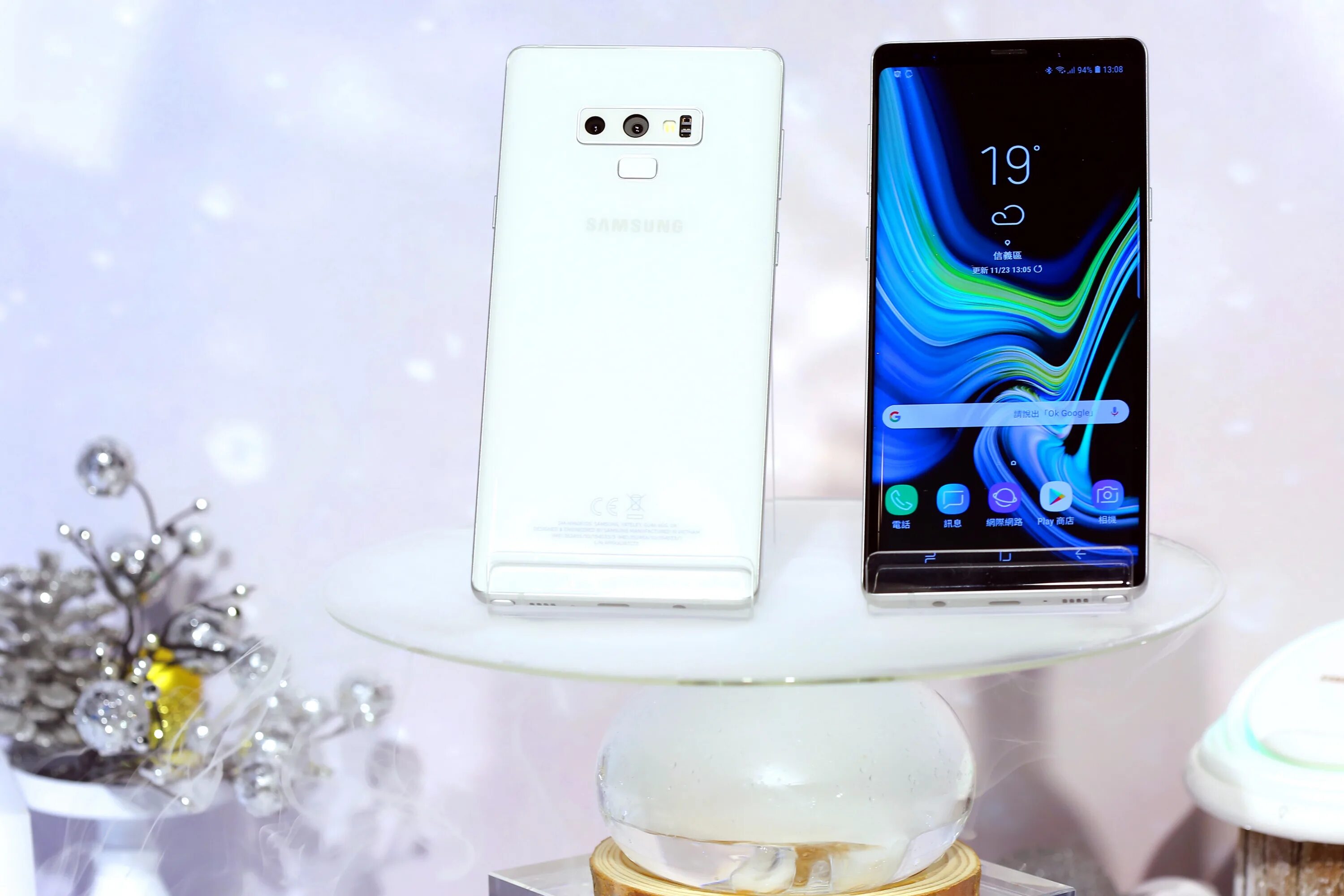 Версии note 9. Samsung Galaxy Note 9 белый. Samsung Galaxy Note 9 Alpine White. Самсунг с 9 белый. Самсунг галакси 2021 белый.