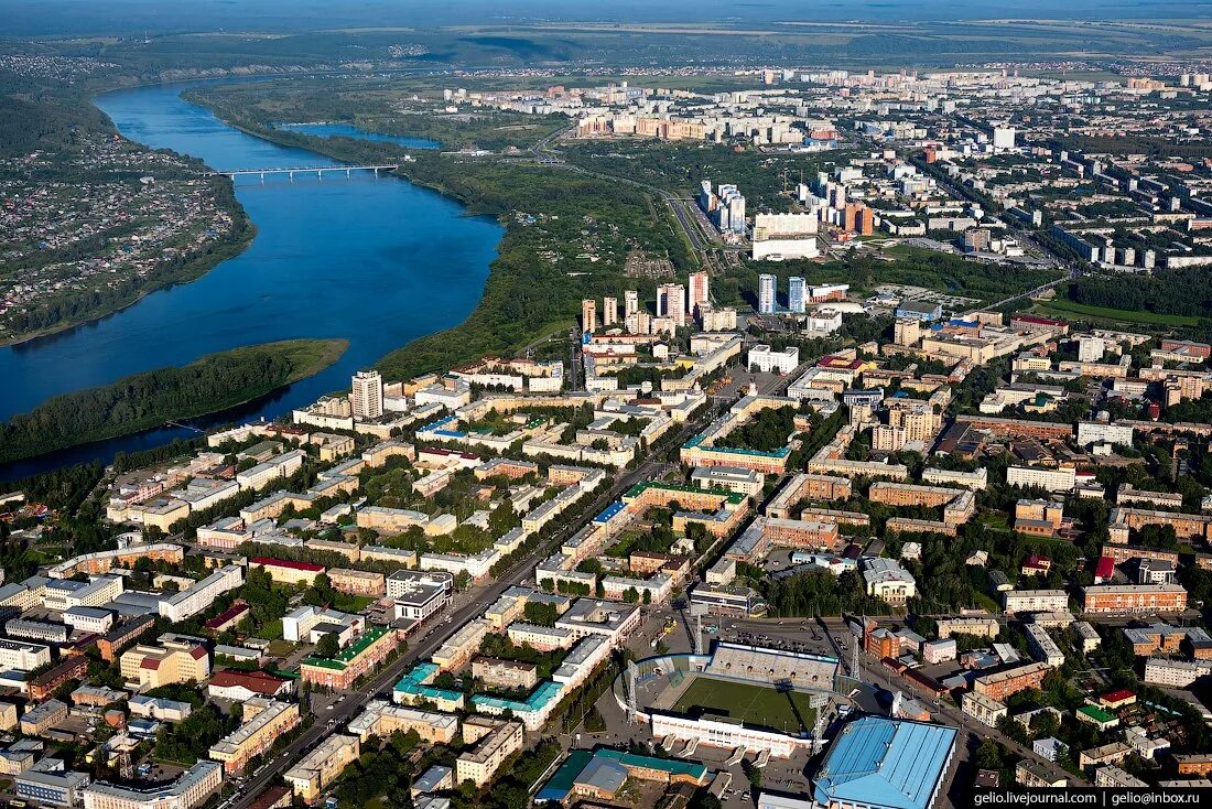 Кемерово с высоты птичьего полета. Городской округ город Кемерово. Кемерово с высоты. Исторический центр Кемерово.