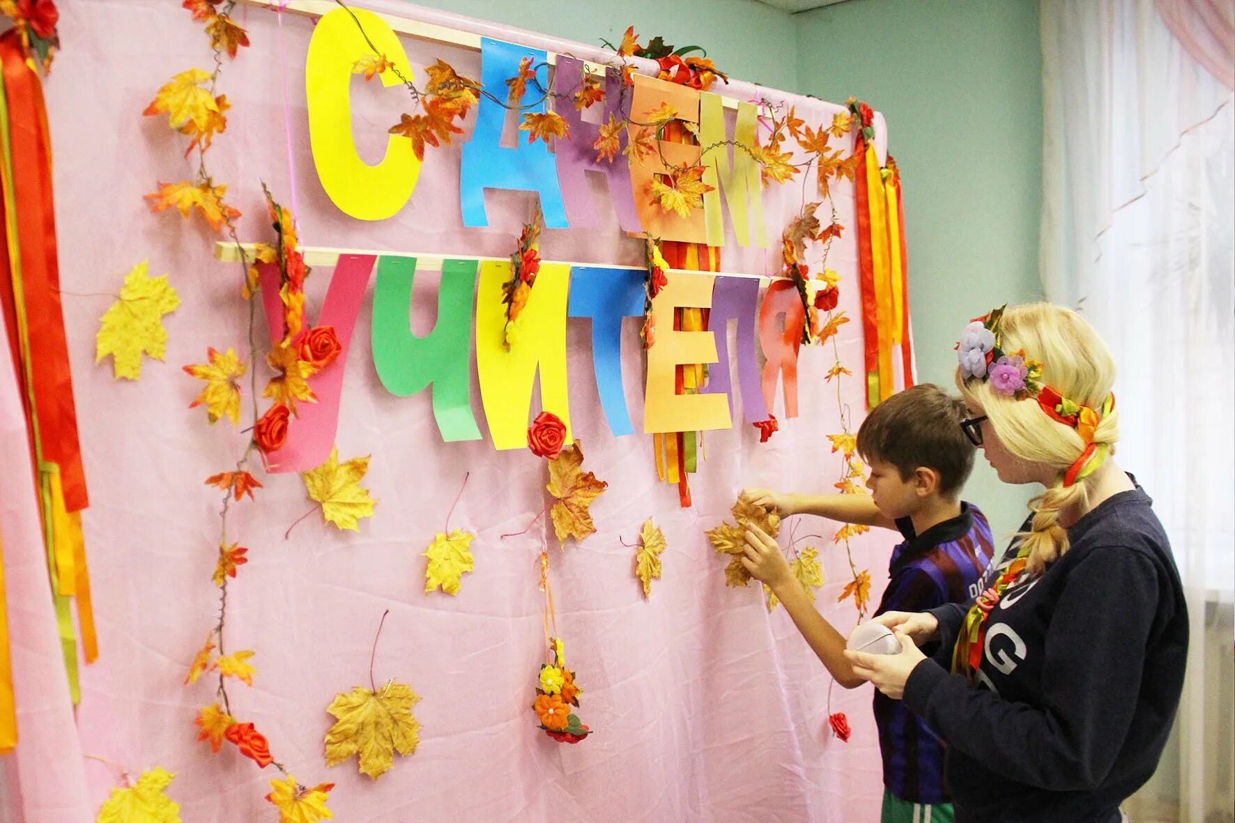 Декорации на 1 сентября для школы своими руками School crafts, School decoration
