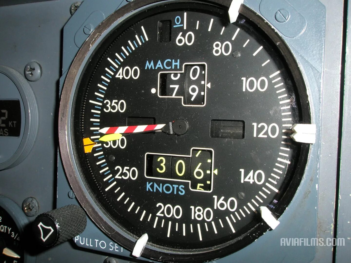 Приборы Boeing 737 приборы скорости. Standby Altimetre/Airspeed indicator b737. Altimeter в Боинг 737. Указатель скорости Winter 6 FMS 4.