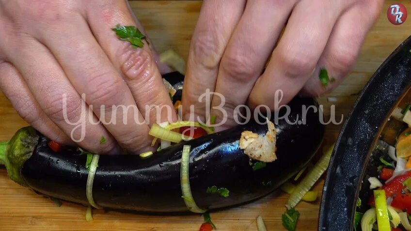 Квашеные баклажаны с овощами