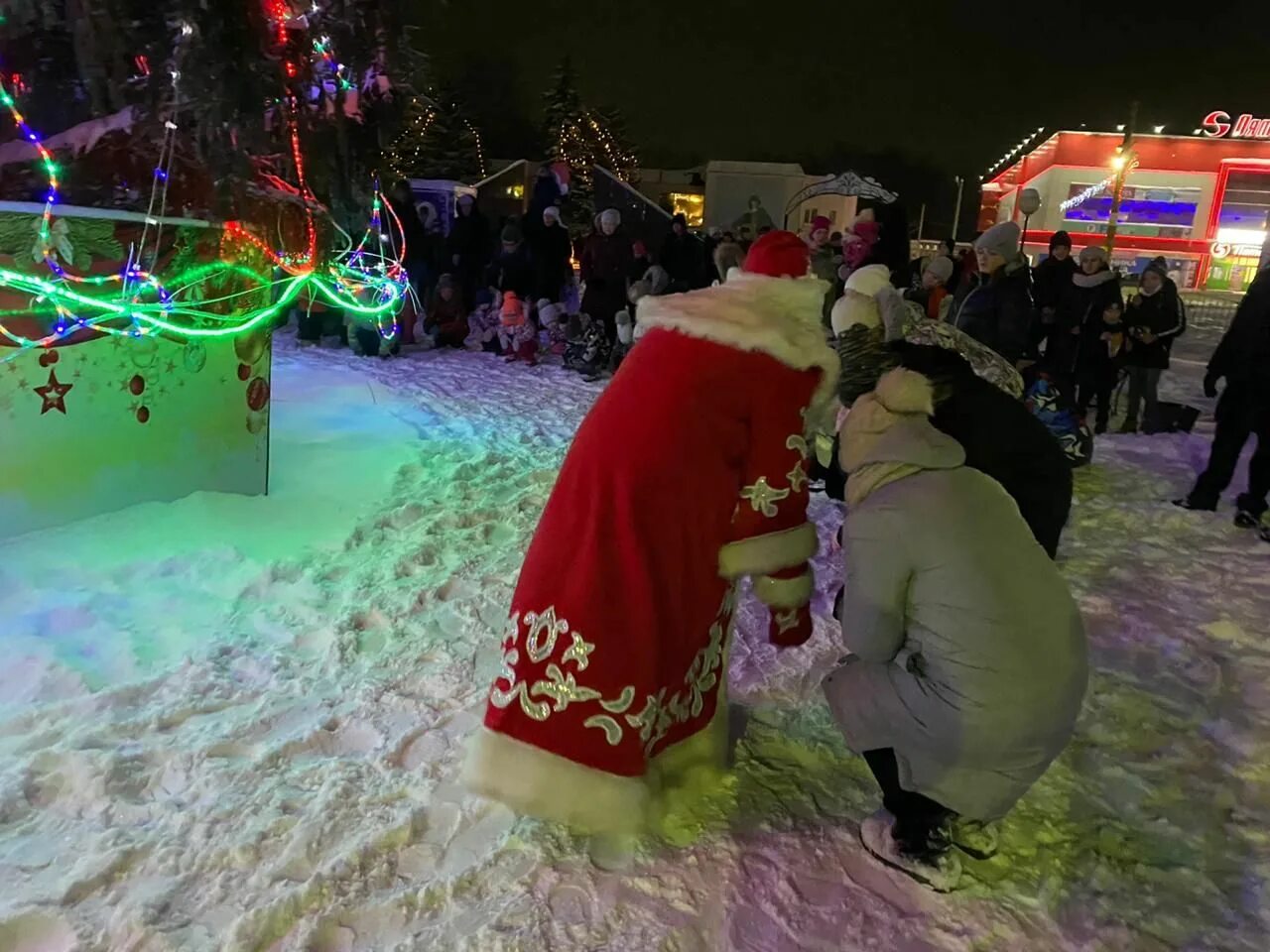 Погода агрыз на 10. Достопримечательности Агрыза на новый год. День города Агрыз 2022. Новый годом елка большой Агрыз. Елка главы района г Агрыз РТ 26 декабря 2022г.