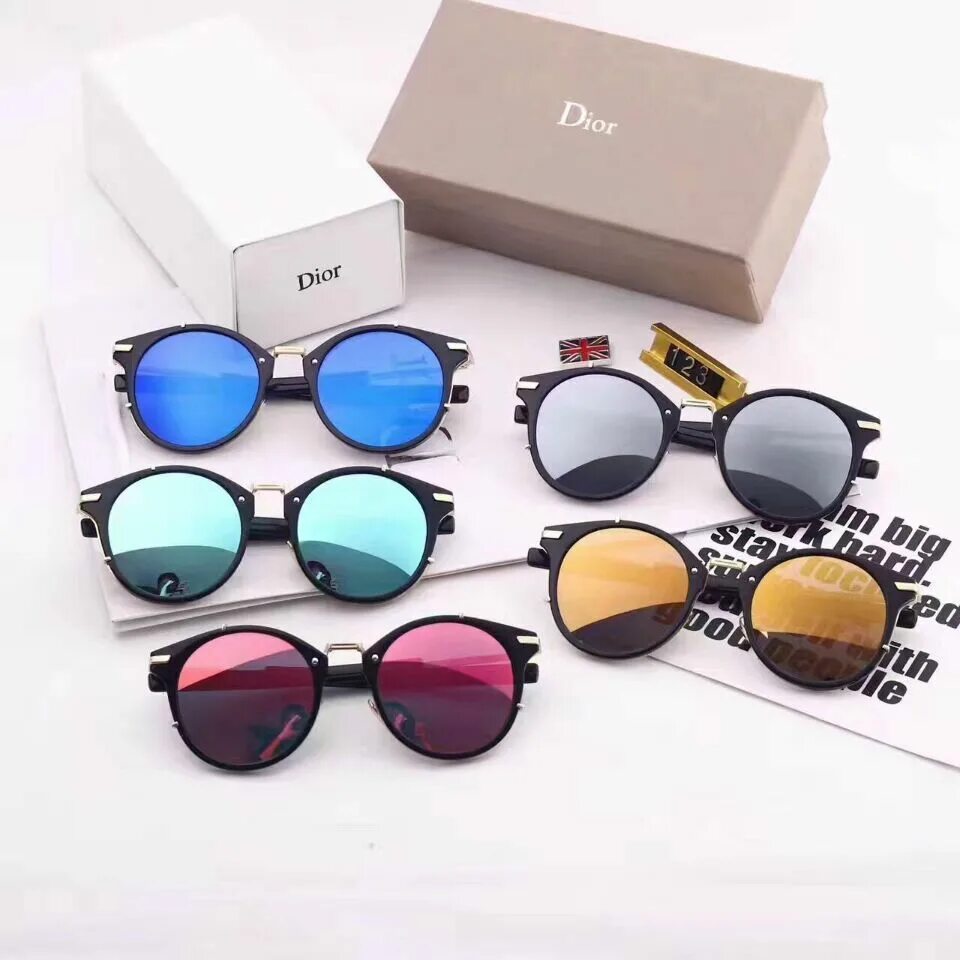 Wear glasses to see the beautiful pattern. Etre очки. очки с кольцом. dior sunglasses cool. очки с титаново-золотой оправой etre.