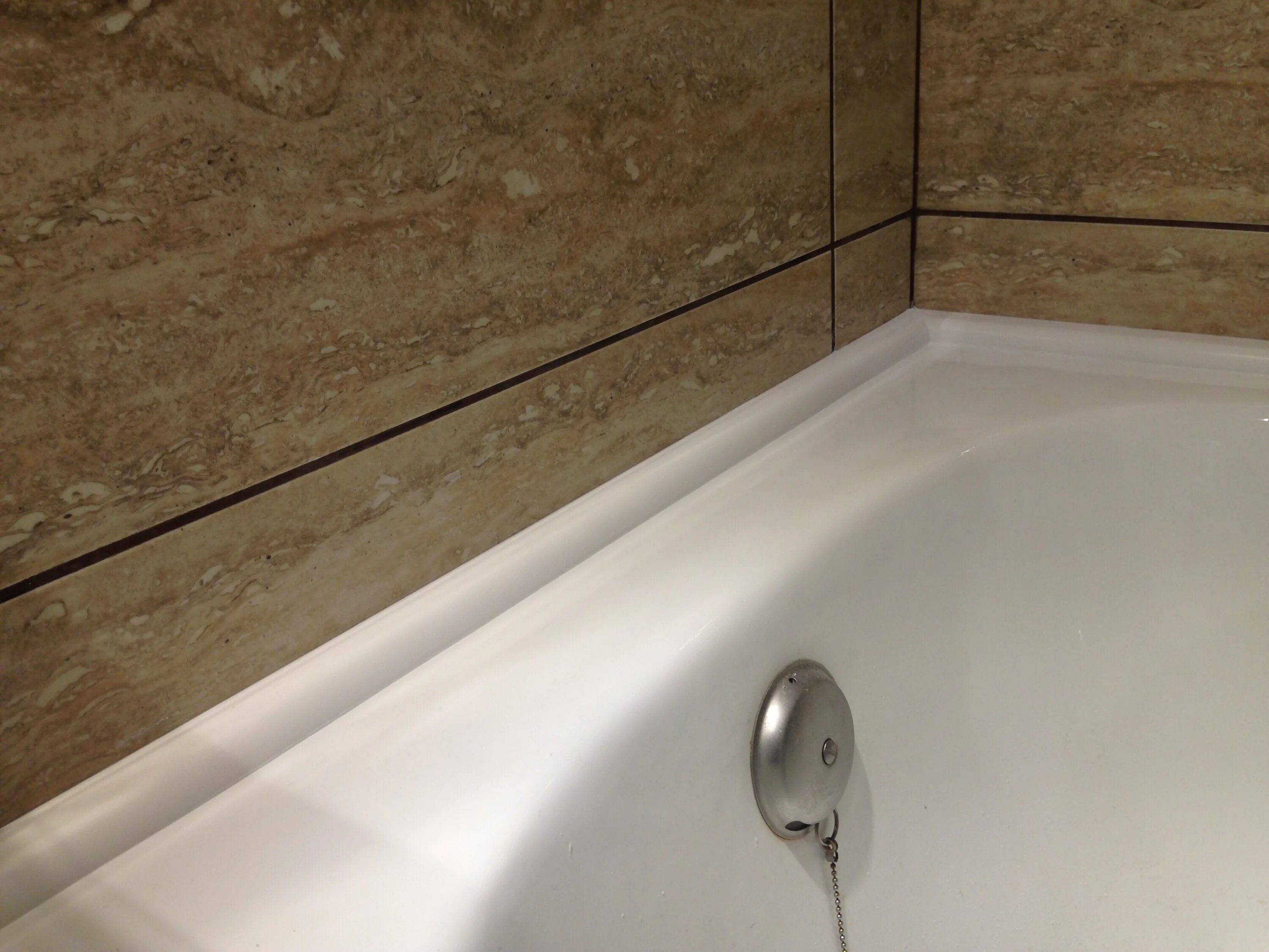 Какой плинтус для ванной лучше. -2шт). Плинтус бордюр галтель для ванной. Акриловый плинтус сп17. Акрил плинтус для ванны staron.