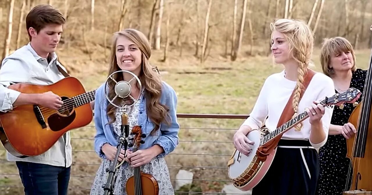 Группа семья видео. Семья Band Казань группа. The Petersens. Family группа 1967. The Poppy Family Band.