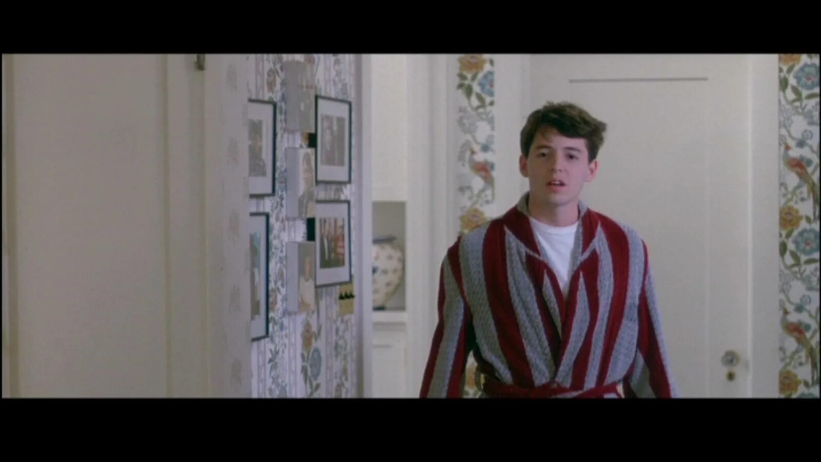 Are you still here. Феррис бьюллер. Ferris Bueller's Day off. Феррис бьюллер обои. Феррис бьюллер берёт выходной Джини.