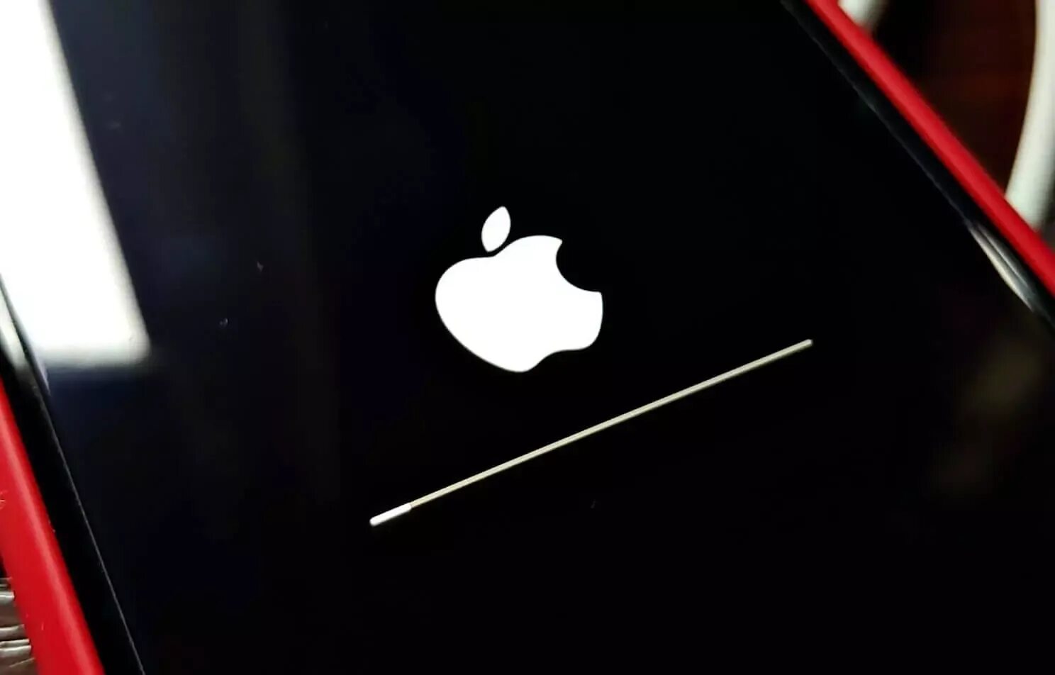 Стоит ли устанавливать ios 16 beta. Загружается ios. 0 на айфон. Иконка загрузки ios. Загружается ios.