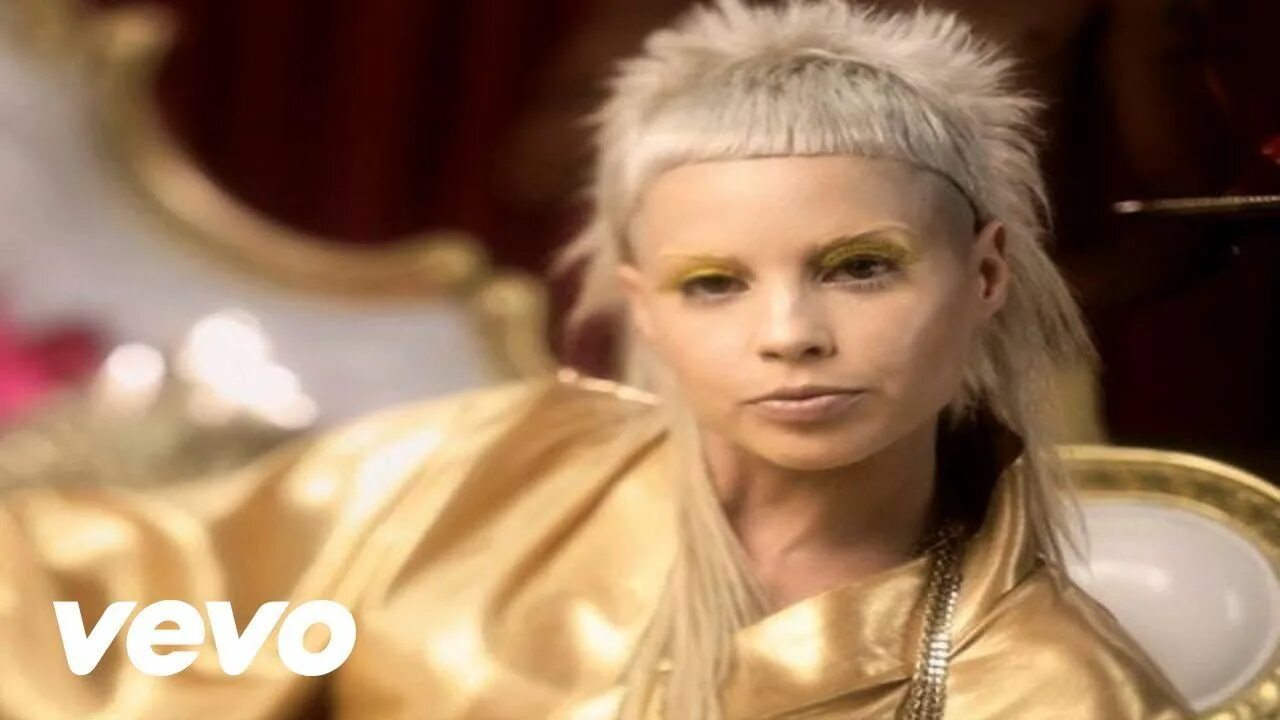 Ричи бичи. Рич бич. Ричь бичь. Йоланди фиссер рич бич. Рич бич клип.