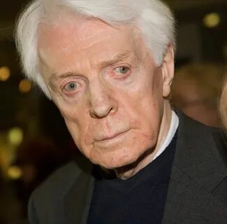 Yalangoch qizlar ishtirokidagi Moskvadagi porno fotostudiyalar