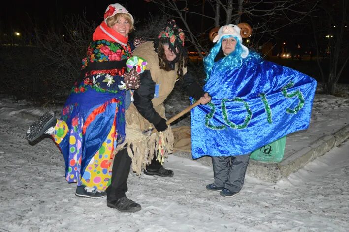 костюмы на колядки. костюм старого нового года. костюм для колядок для взрослых. рождественский праздник колядки. что одеть на старый новый год.