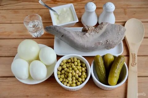 Язык с соленым огурцом