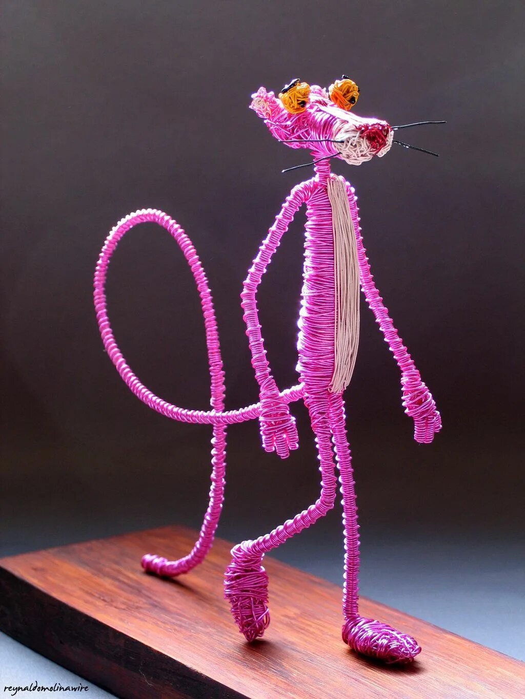 плетение проволокой. что можно сделать из цветной проволоки. браслеты из проволоки разноцветной. алюминиевая проволока для поделок. поделки из проволоки.