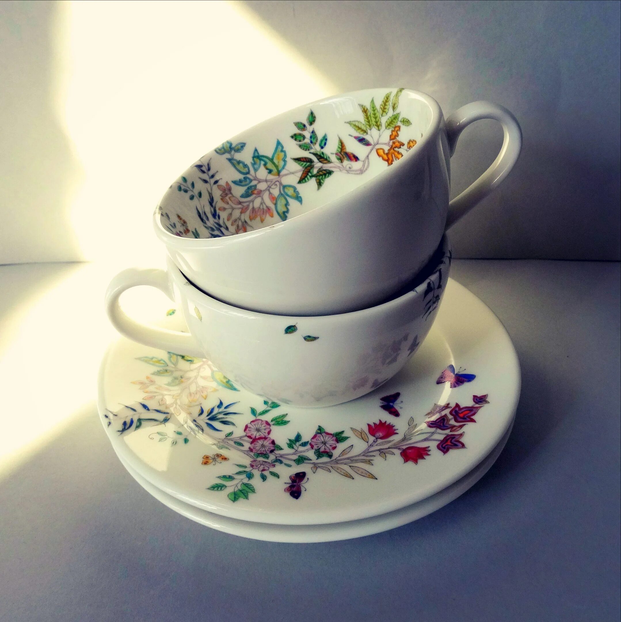 разноцветные чашки. Giftware кружка flower design. кружки с цветами внутри. красивая кружка. кружки с цветами внутри.