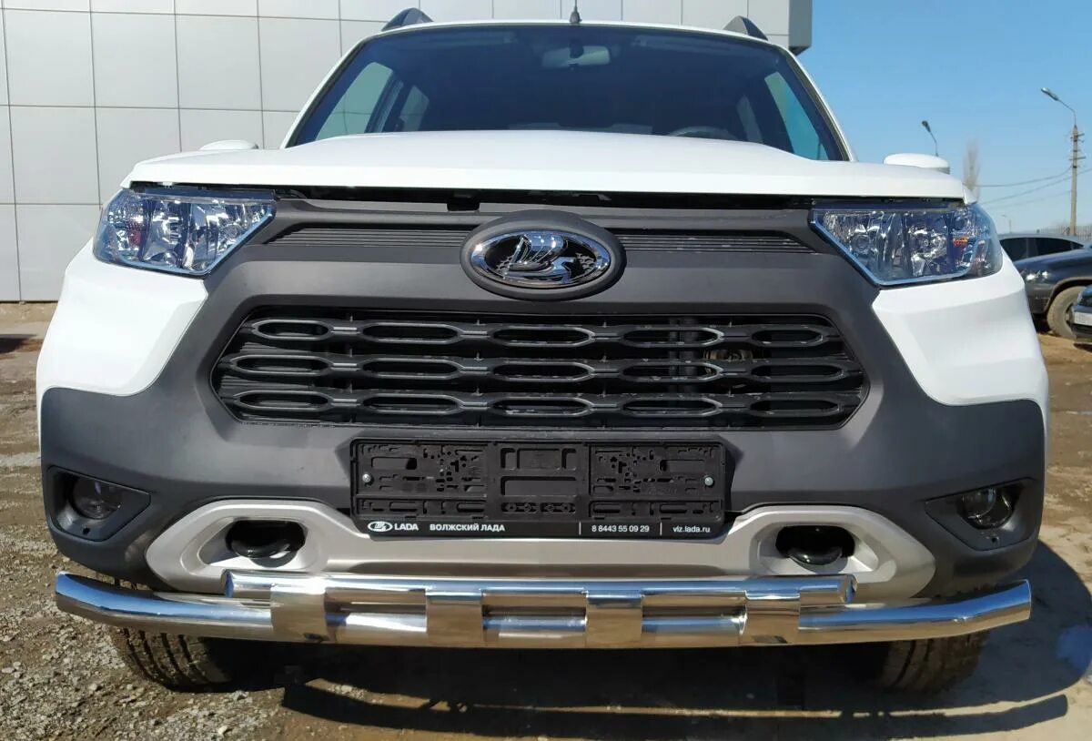 Защита бампера на нива трэвэл. Защита заднего бампера нива шевроле. Лада нива тревел передний бампер. Niva travel передний бампер неокрашенный. Бампер niva travel.