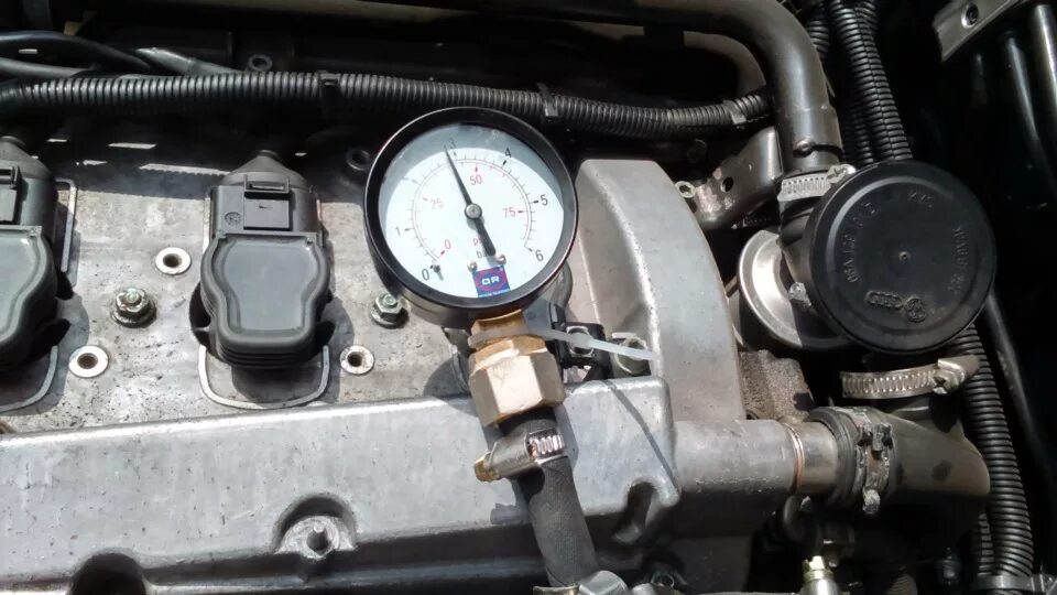 Топливный регулятор VW 1.4 TSI. Пасат б 6 замер давления топлива. Датчик давления топлива Пассат б6. VW Passat 1.8t замер давления топлива.