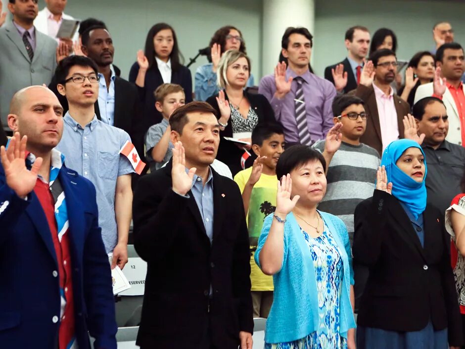 Oath of allegiance (united states). Oath of allegiance usa. Becoming an american citizen ceremony. Натурализация. Народы америки.