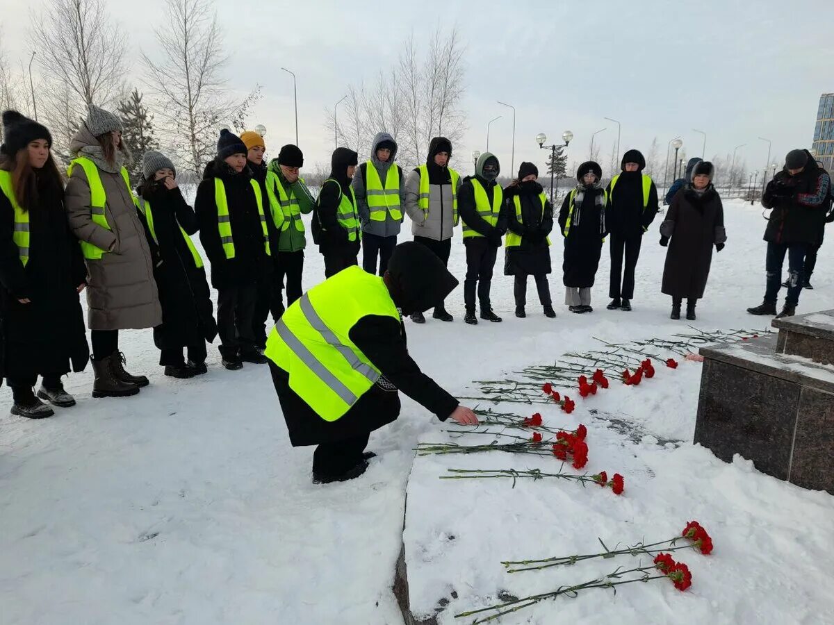 Новости нижневартовска на сегодня. Новости нижневартовска на сегодня. Нижневартовск скорбим. Новости нижневартовск на сегодня свежие. Сгоревший магазин в ханты-мансийске.