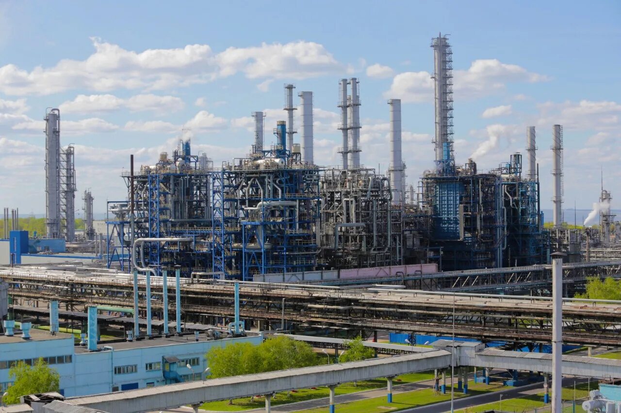 Нижнекамский нефтехимия. Нижнекамск+нефтехим+завод этилен. Нижнекамский нефтехимия. Таиф нижнекамск. Нефтеперерабатывающий завод танеко.