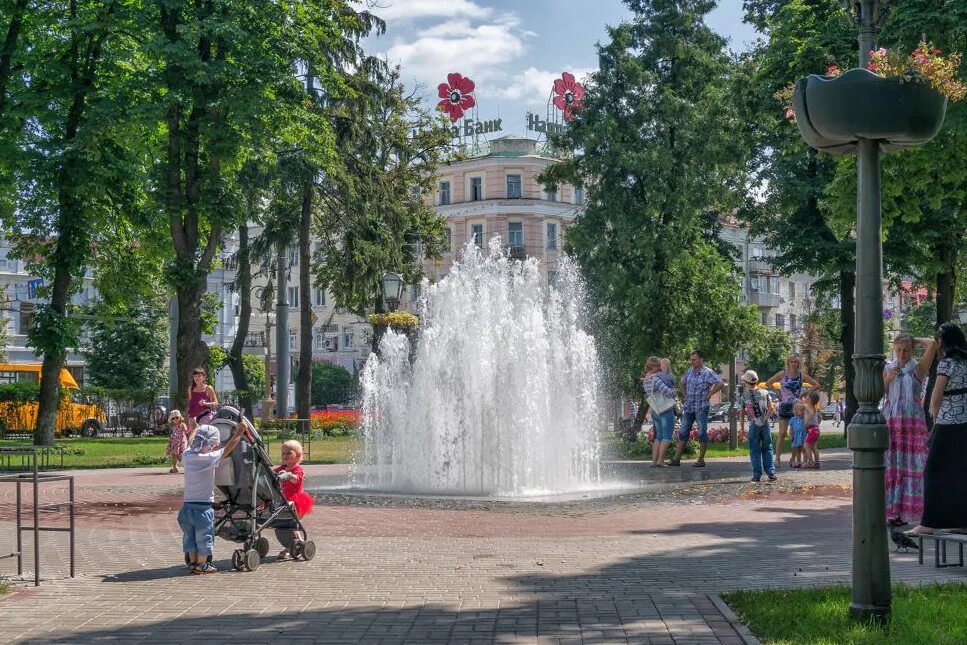 Город Сумы фонтаны. Фонтан в Сумах. Город Сумы городской парк. Сумы фото города сейчас. Сумы слушать