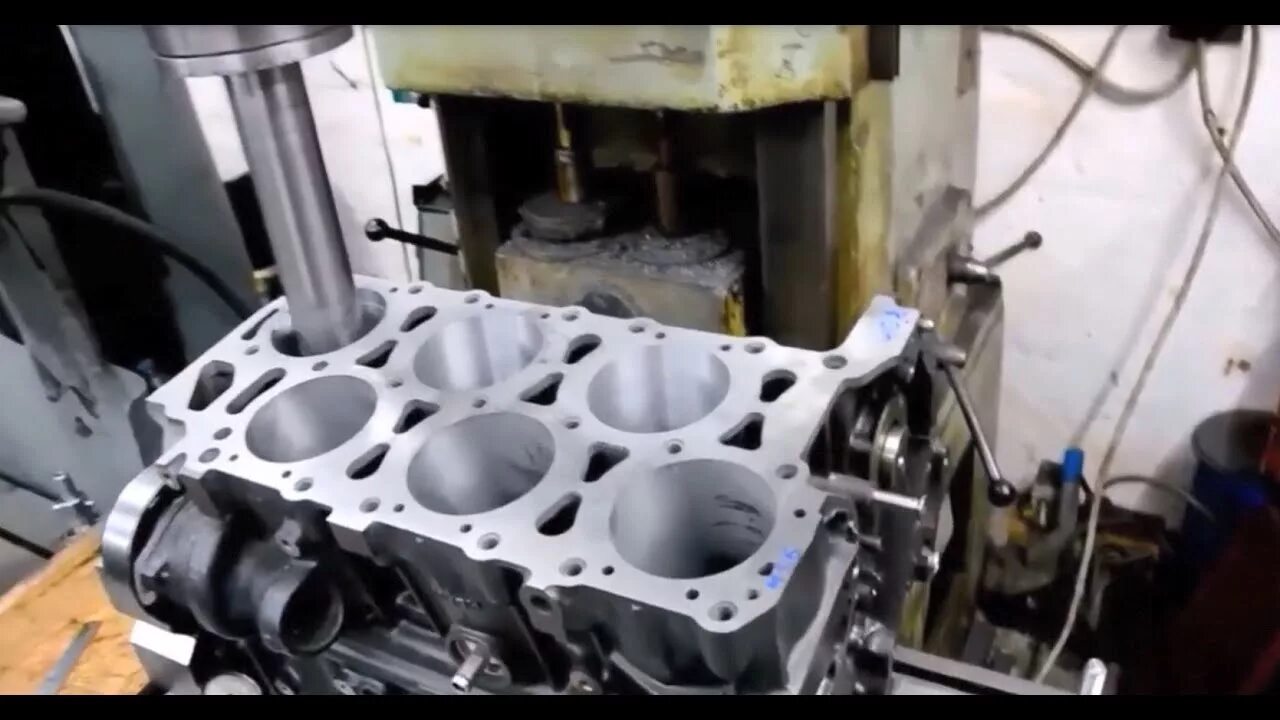 Гильзовка кайен. Гильзовка порше кайен 4. 5. Гильзовка кайен. Гильзовка блока цилиндров порше кайен.