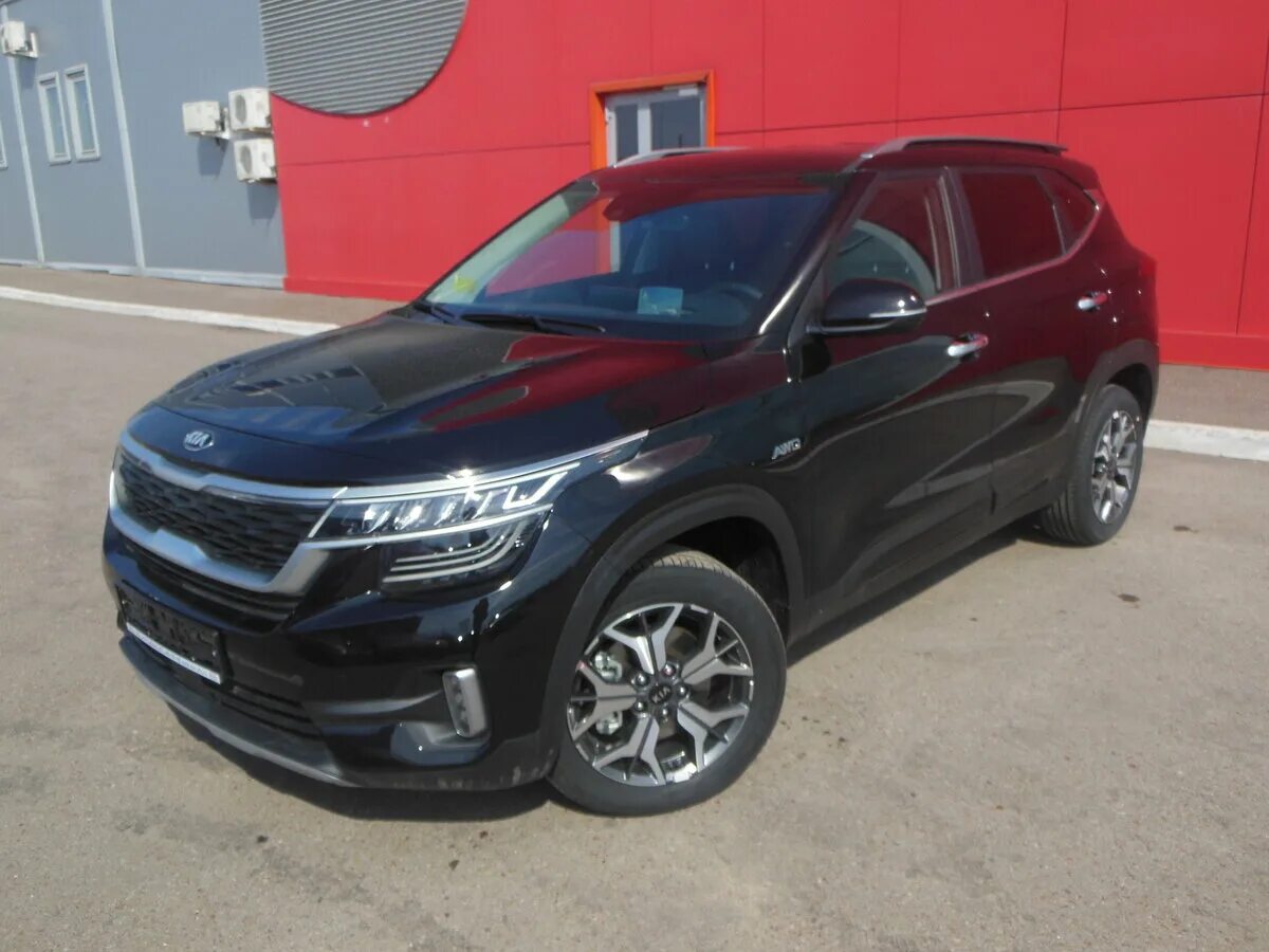 Купить б/у Kia Seltos I 1.6 AT (123 л.с.) бензин автомат в Челябинске: чёрный Ки