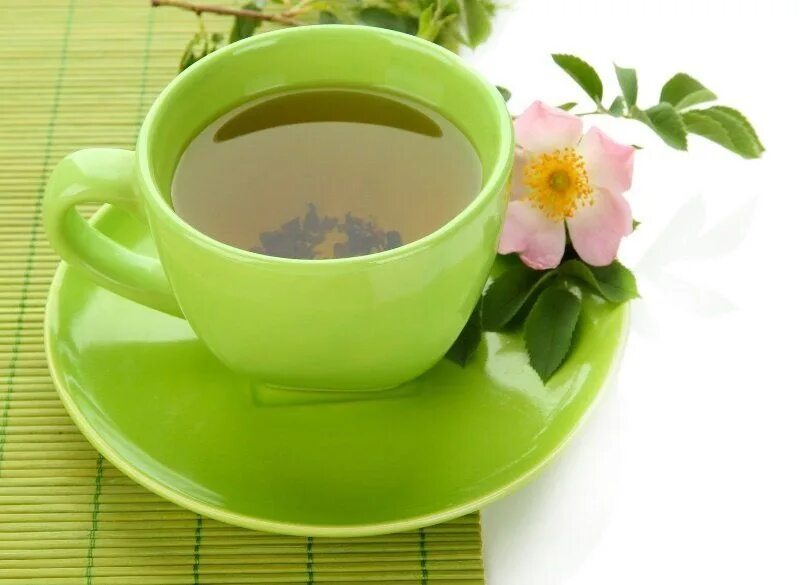 Доброе утро хорошего дня чаи. Зеленый чай. Чашка чая. Чашка зеленого чая. Кружка с чаем.