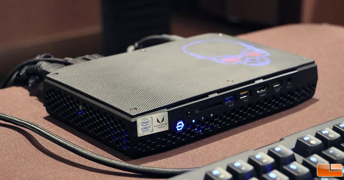 Intel skull canyon. Intel canyon. Intel nuc canyon. Intel nuc hades canyon nuc8i7hvk. Intel nuc 11 extreme.