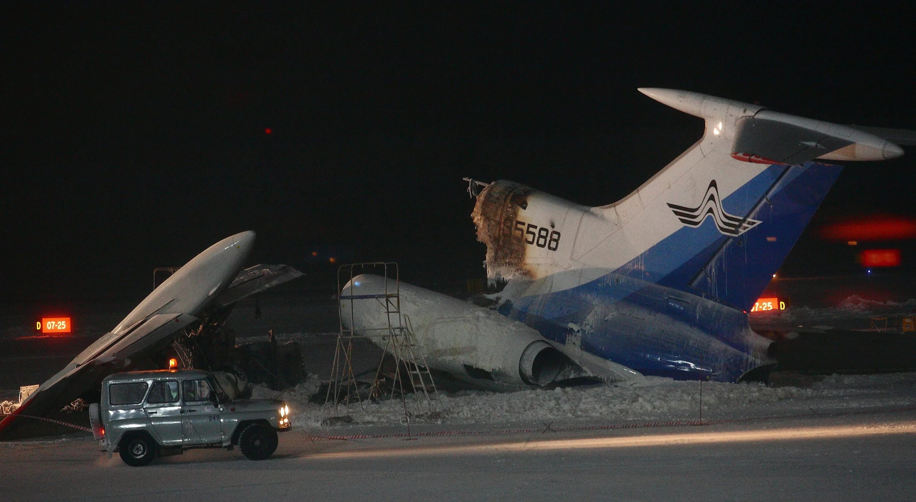 Новый аэропорт сургут. Атр 72 ютэйр. Самолет нижний новгород. Atr 72 пассажирские самолёты. Самолет нижний сургут.