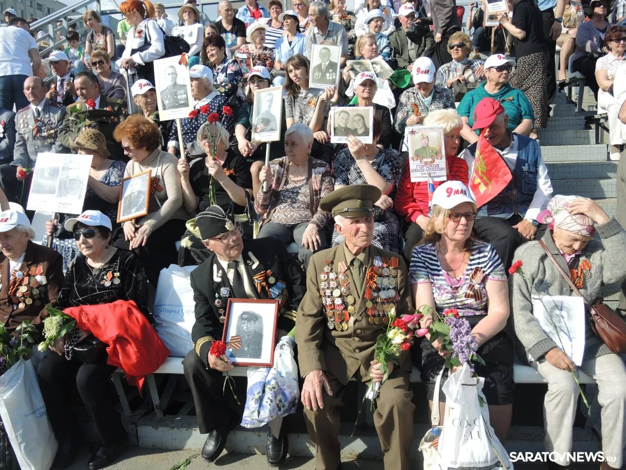 9 Мая Чистополь Бессмертный полк. Бессмертный полк ветераны. Бессмертный полк Саратов. Марш на 9 мая Бессмертный полк. Бессмертный полк фото ветеранов