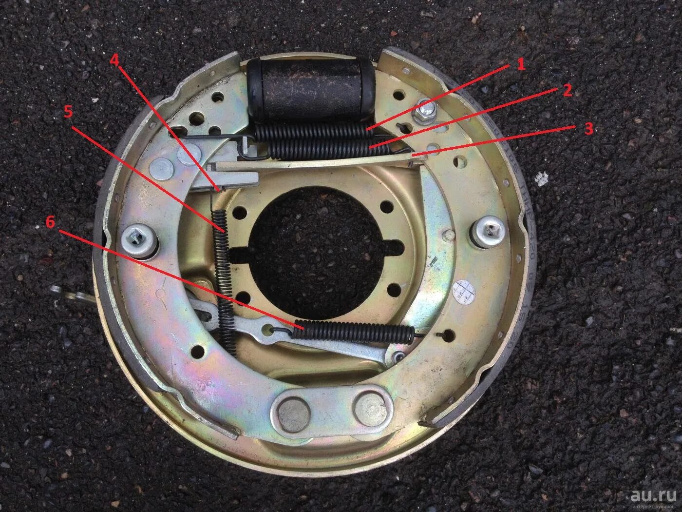 Барабан стояночного тормоза. Барабанные тормоза УАЗ Патриот 2015. Задний тормозной механизм УАЗ Патриот. Задние тормоза УАЗ Патриот. Задние тормозные колодки УАЗ Патриот 2017.