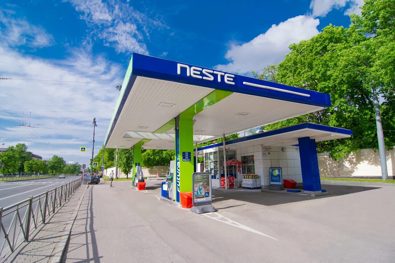 Заправки спб. Neste Gas Station. Проспект Королева автозаправка несте. Заправка несте в СПБ. АЗС несте на Московском проспекте СПБ.