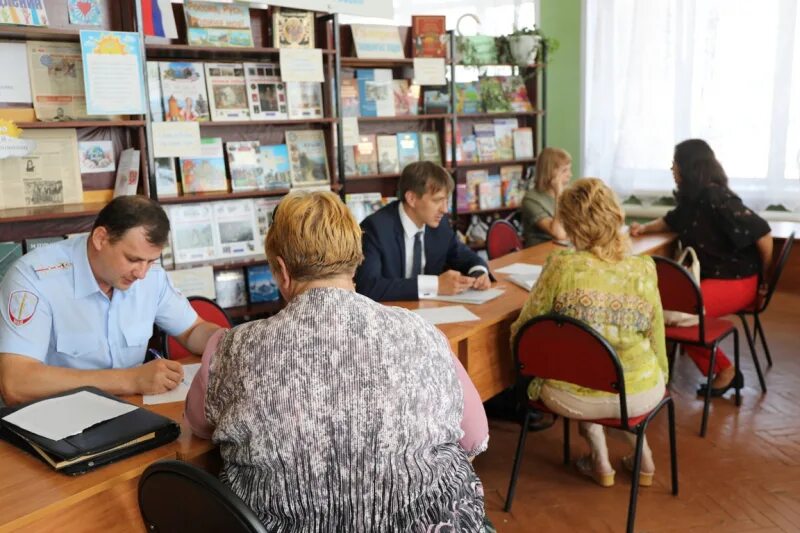 Межпоселенческие библиотеки курской области. Прокуратура Обоянского района. УМВД по Курскому району Курской области. Администрация Медвенского района Курской области. Администрация Обоянского района Курской области.