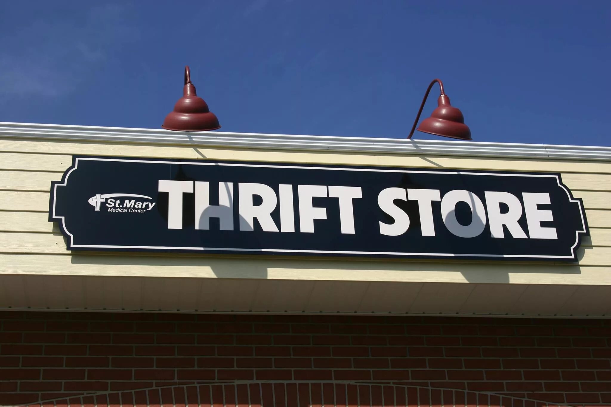 Store signs. Трифт стор. Store sign. Thrifty Store. Thrift shop вывеска.