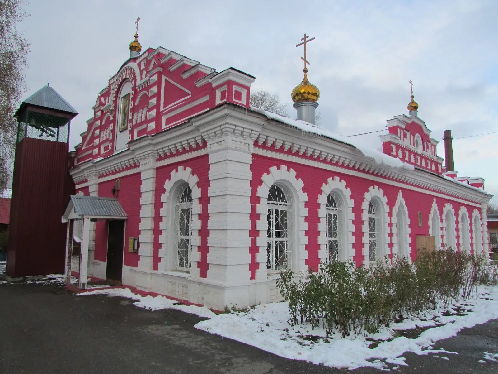 Церковь николая чудотворца. Храм архангела михаила город можга удмуртия. Можгинский краеведческий музей. Храм архангела михаила в городе можга. Можга с высоты.