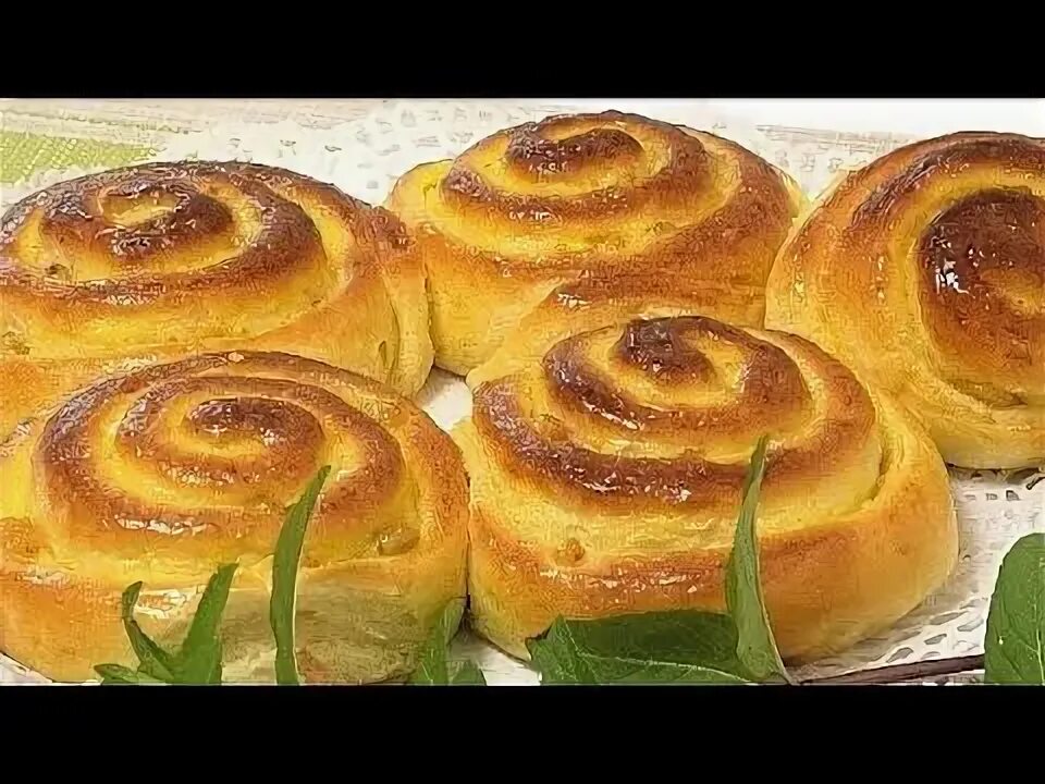 Булочки с кремом. Булочки с кремом патисьер. Завитушки с заварным кремом. Булочки патисьер. Булка с кремом.