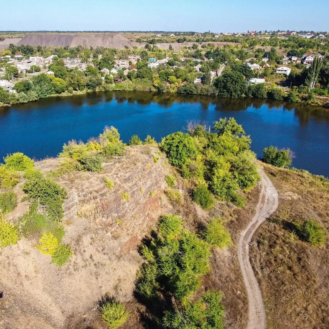 Красный сулин вода. Скелеватая скала красный Сулин. Красный Сулин Скелеватка скала. Каньон красный Сулин Ростовская область. Красный Сулин Зайцевские скалы.