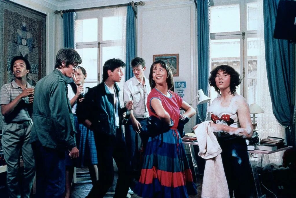 майкл джей фокс 1985. кино кобра сталлоне. студенческие каникулы фильм 1985. джадд нельсон club breakfast. жан-поль бельмондо 1979.