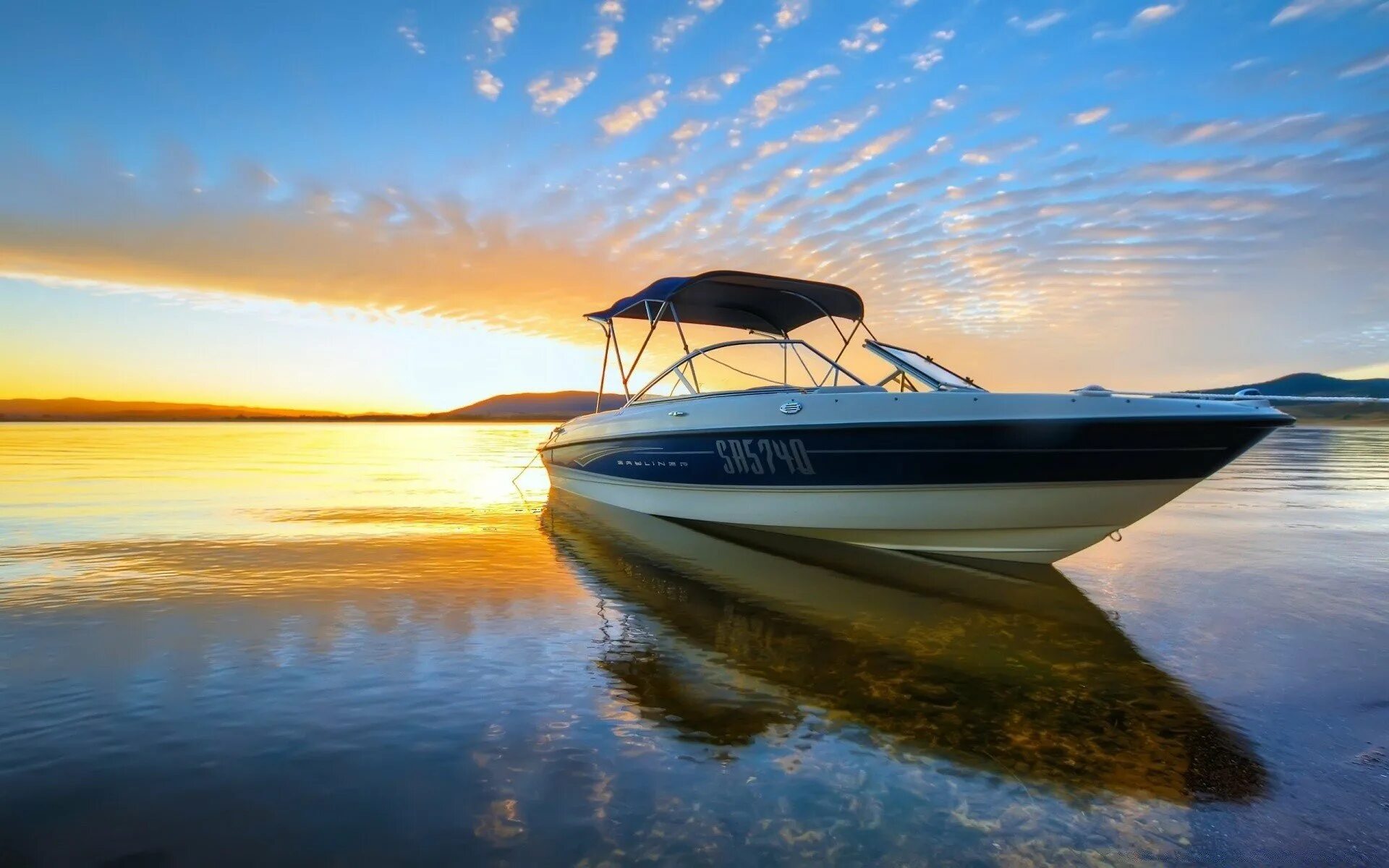 Лодка sea. Слайдер 180 катер. Пластиковая лодка Скай Боат 390. Байлайнер 2556. Красивый катер.