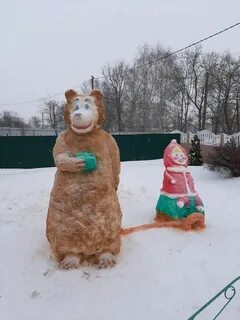 Медведь из снега