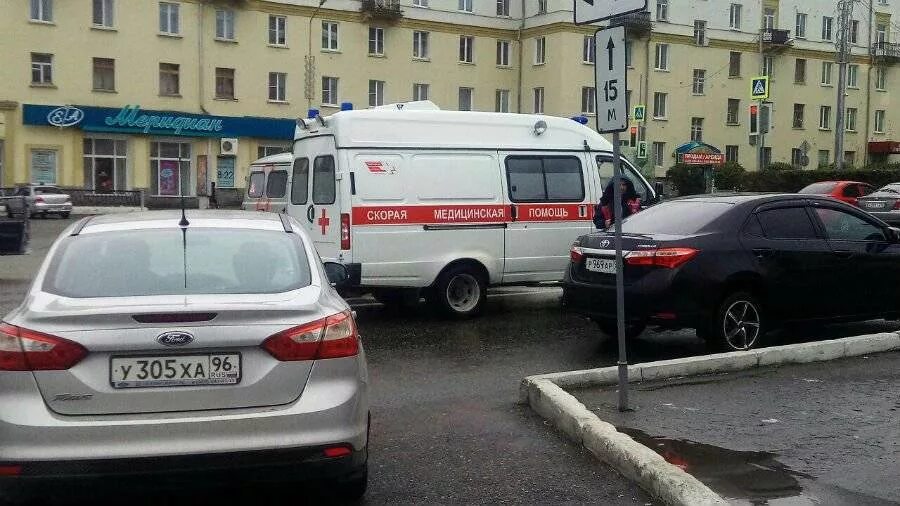 Парк машин скорой помощи. Ссмп первоуральск главный врач. Станция скорой помощи первоуральск. Машина скорой помощи первоуральск. Машины скорой помощи литвы.
