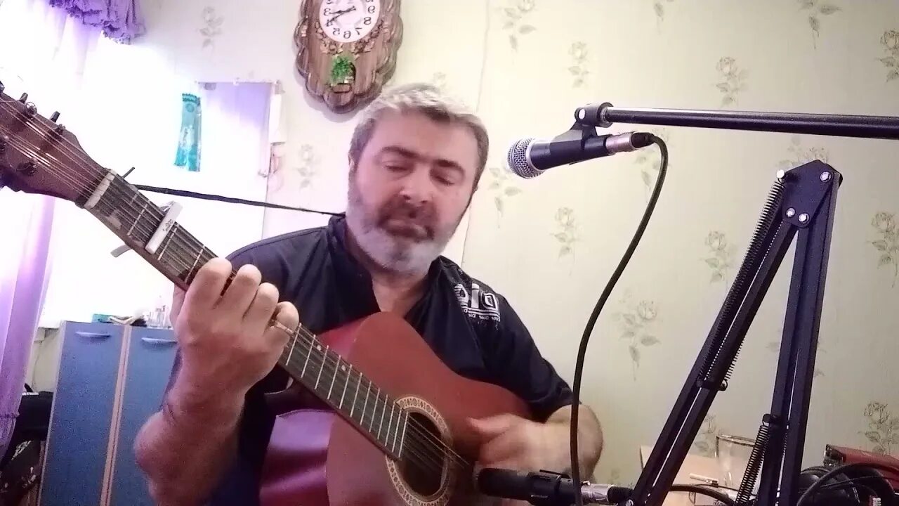 Налей чайханщик чаю вместо крепкого вина. Гитаристы с кавказа фото. наливай чайханщик чаю песня. mp3  наливай чайханщик чаю. фаррух закиров наливай чайханщик чай.