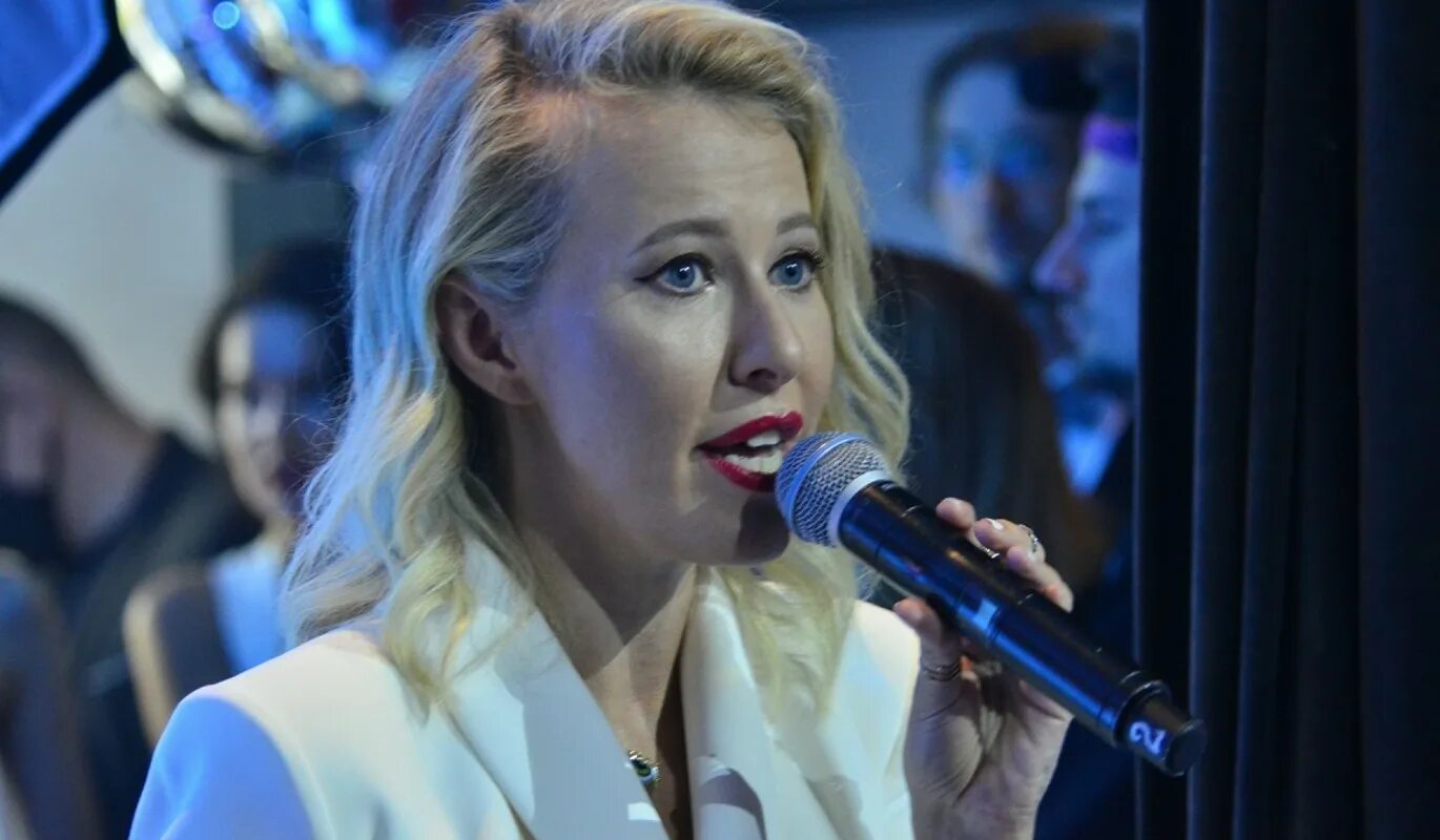 Квартира ксении собчак. Ксения собчак 1999. Людмила нарусова. Собчак. Апартаменты собчак.