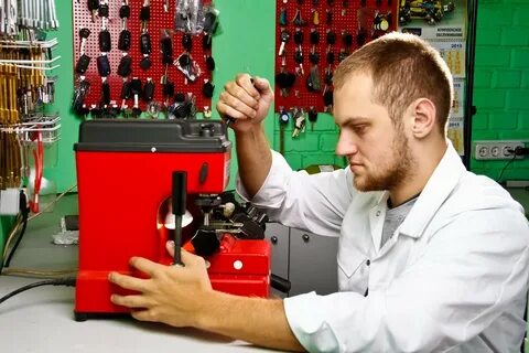 Техник ремонту часов