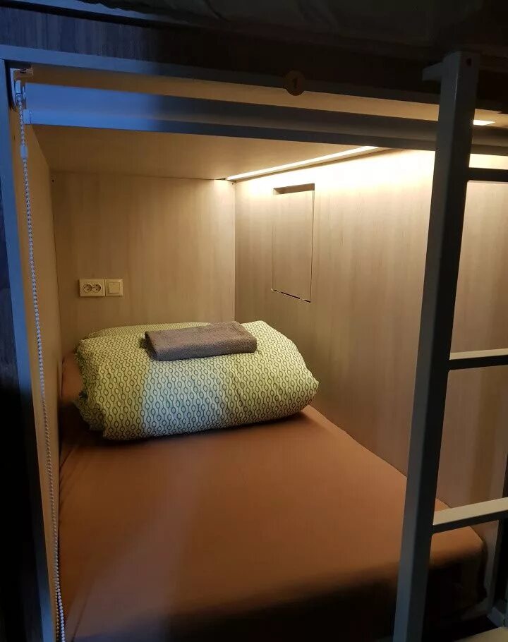 47 небо хостел москва сити. Хостел небо. Капсульный отель в москва сити 47 небо. Хостел 47 небо в москва-сити башня империя. Хостел небо.